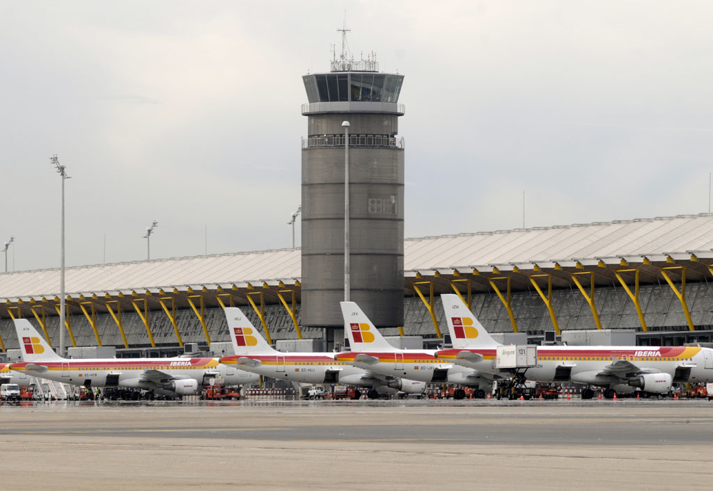 Aviones de Iberia en la T4