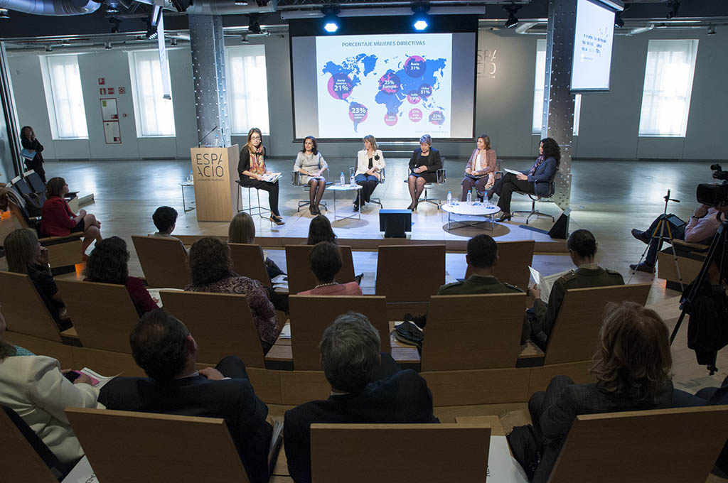 La I Jornada Internacional Mujer y Aeronáutica se celebró en 2014 con cerca de 200 asistentes.