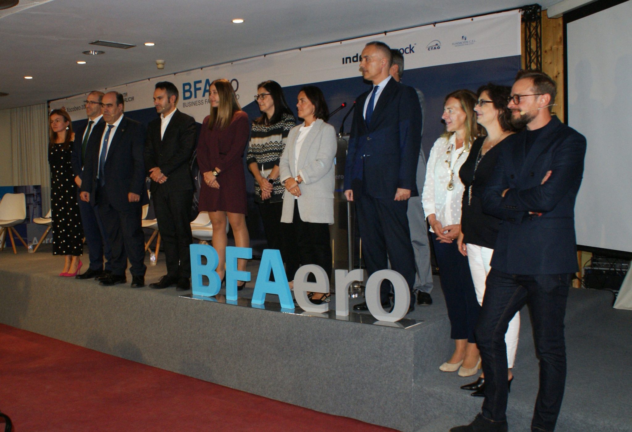Autoridades y directivos de las empresas relacionadas con BFAero en la presentación de la segunda convocatortia de plazas para la aceleradora.