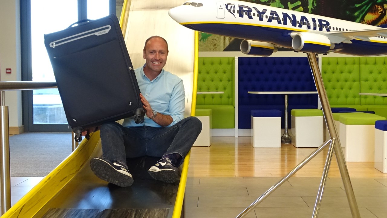 Robin Kiely, director de comunicación de Ryanair ha sido el encargado en este caso de anunciar la nueva oferta de la aerolínea low cost irlandesa.