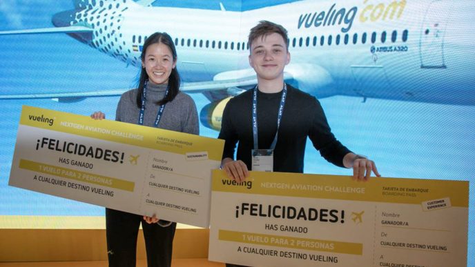 Los dos ganadores del NextGen Aviation Challenge de Vueling: PulpaTronics y Asteroid Technologies.