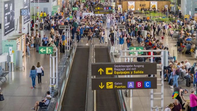 Aena anuncia una subida de las tasas por pasajero para 2026.