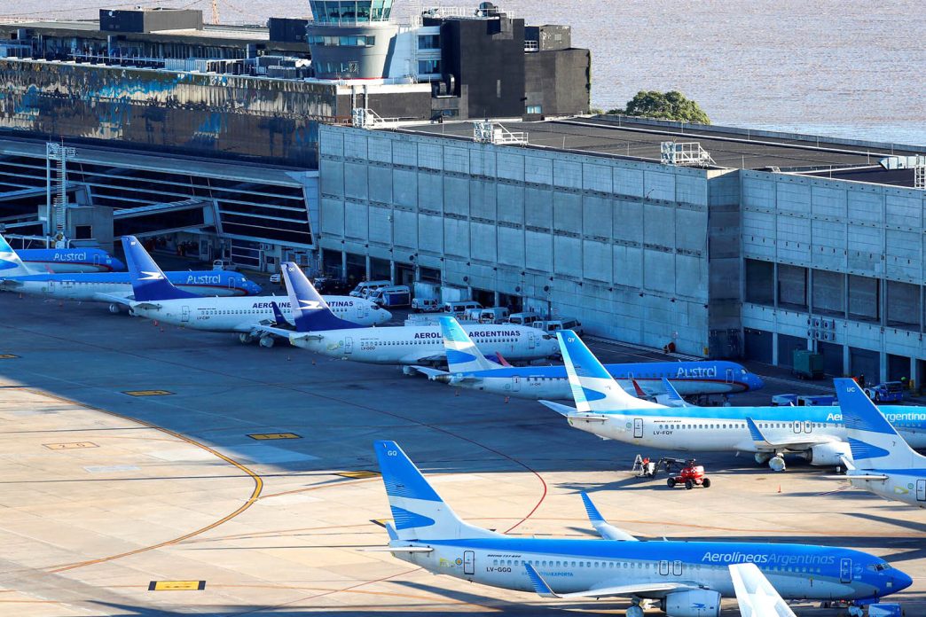 Aviones de Aerolíneas Argenrtinas en el aeropuerto Aeroparque de Buenos Aires.