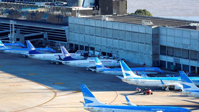 Aviones de Aerolíneas Argenrtinas en el aeropuerto Aeroparque de Buenos Aires.