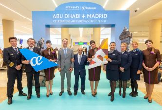 Celebración en Abu Dhabi del primer vuelo de Air Europa para Etihad,