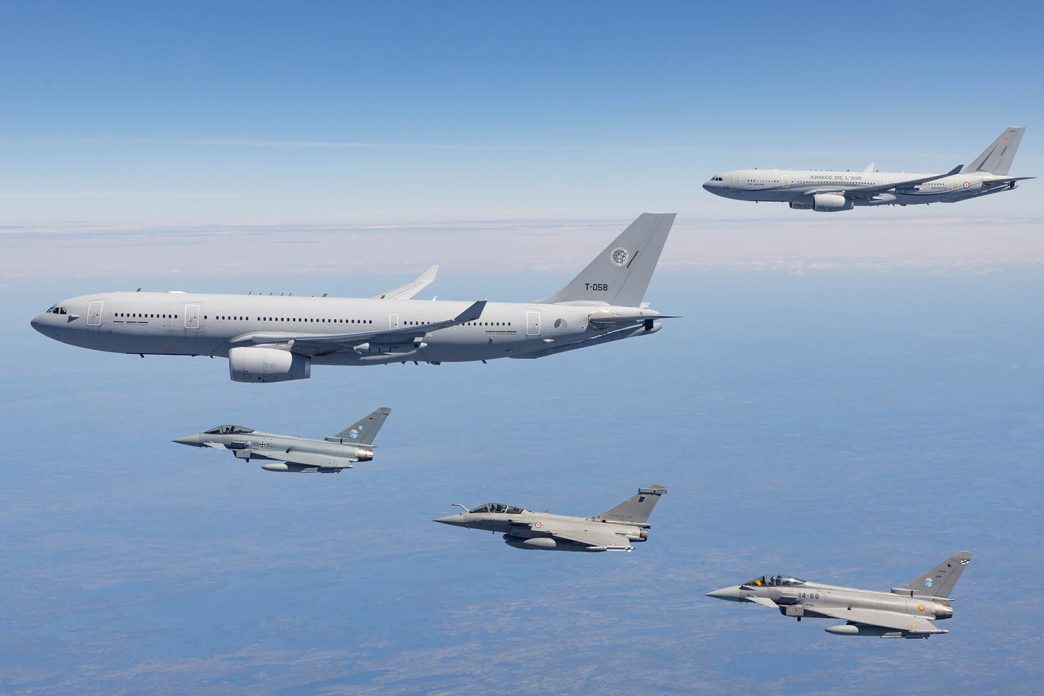 Un A330 MRTT de la MMF(en primer plano) dando apoyo a aviones españoles, framceses y británicos durante Pacific Skies.