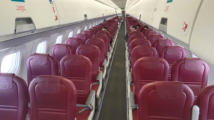 Cabina de pasaje de los Embraer E195-E2 de Binter Canarias.