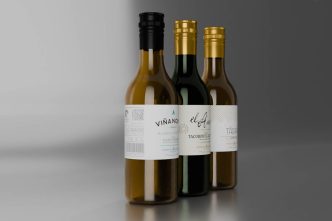 Los tres primeros vinos canarios que Binter ofrecerá en sus vuelos.