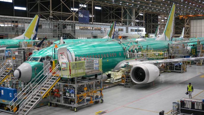 Boeing mejora sus resultados en el primer trimestre de 2025 gracias a unas mayores entregas de aviones comerciales.