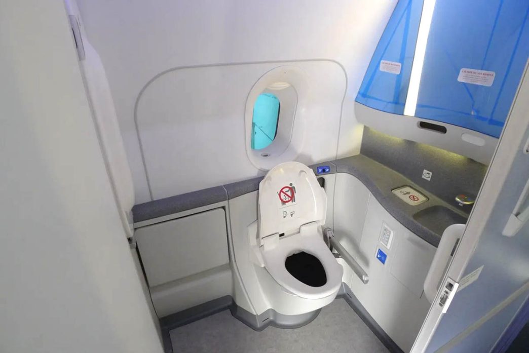Lavabo de un Boeing 787.