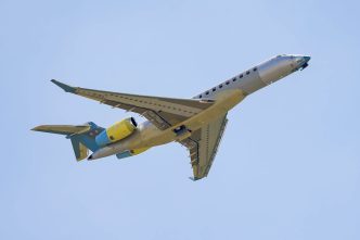 Despegue del primer Bombardier Global 8000 de serie.