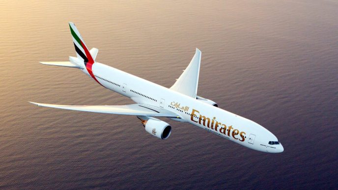 Emirates programa un tercer vuelo dirio a Barcelona con Boeing 777-300.