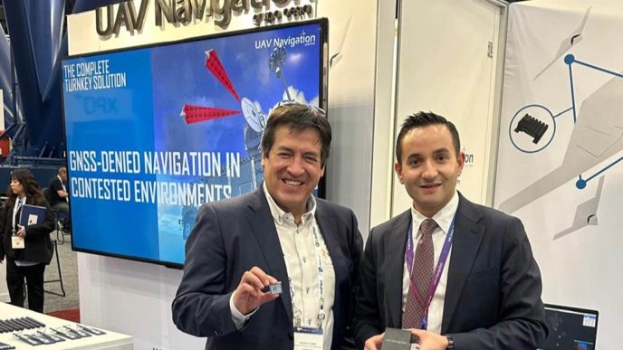 Firma del acuerdo entre UAV Navigation y Septentrio.