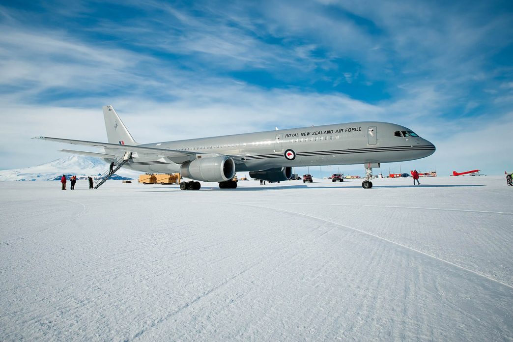 Uno de los dos Boeing 757 de la Fuerza Aérea de Nueva Zelanda en la Antártica.
