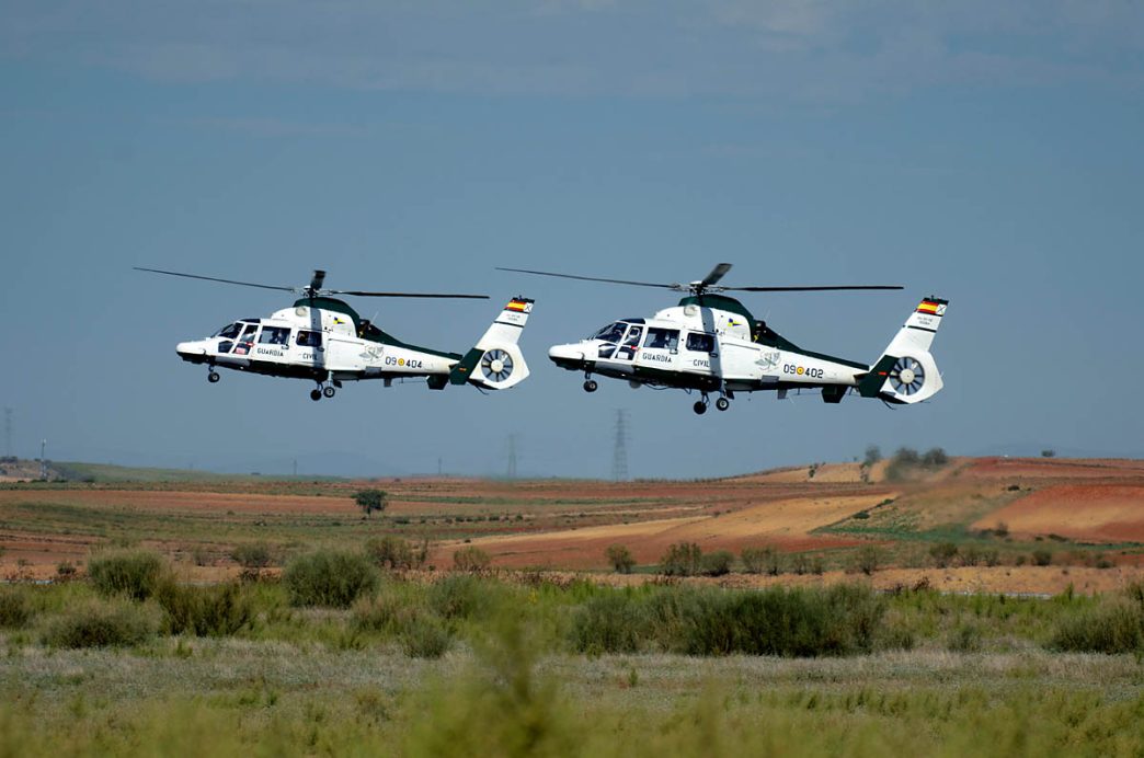 Dos de los cuatro Dauphin de la Guardia Civil.