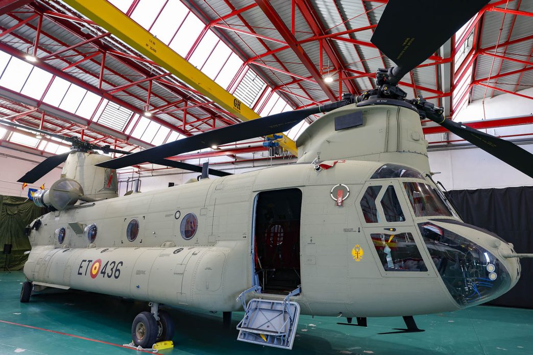El último de los 18 Boeing CH-47F comprados por el Ejército de Tierra español.