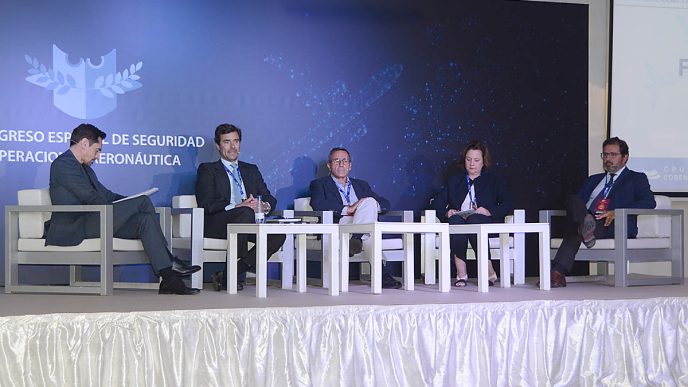 El II Congreso español de Seguridad Operativa Aeronáutica ha constado de cuatro mesas de debate.