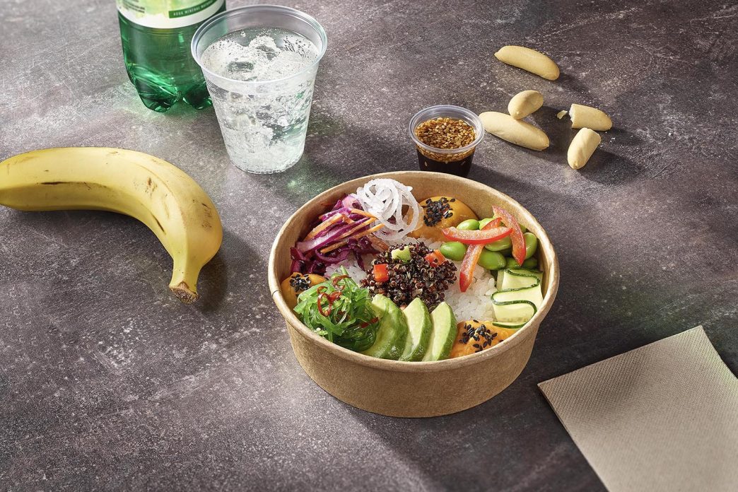 Poké, uno de los platos de más éxito del servicio pre order de Iberia.