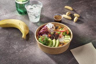 Poké, uno de los platos de más éxito del servicio pre order de Iberia.