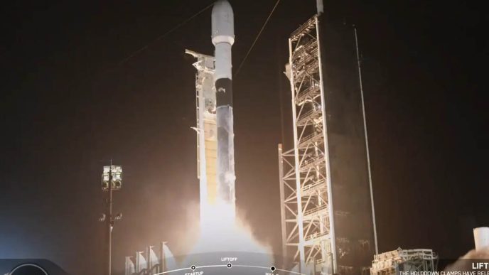 Lanzamiento del SpainSat NG-I mediante un cohete Space X Falcon 9.