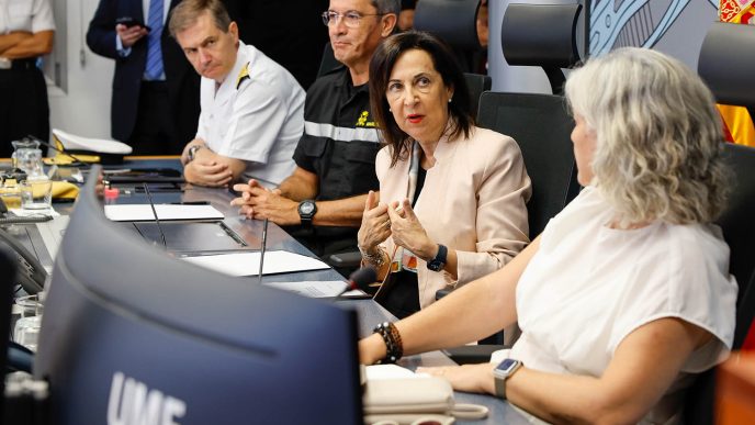 Robles durante su visita a la UME.