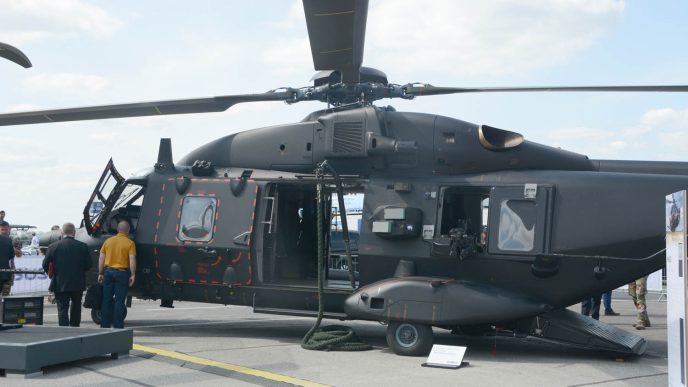 NH90 para las Fuerzas Espaciales francesas expusto en París 2025.