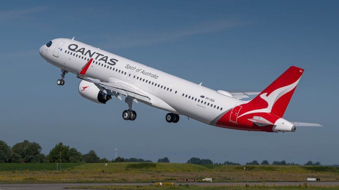 Despegue de Finkenwerder del primer Airbus A321XLR de Qantas en su vuelo de entrega.