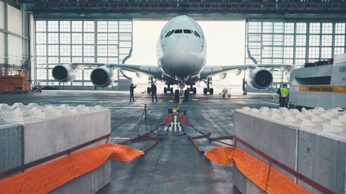 El taladro listo para arrastrar al A380,.