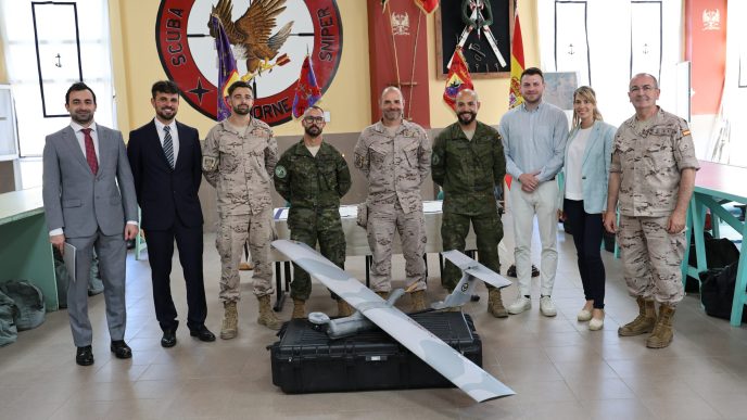 Entrega a la Armada de nuevos UAV Seeker.