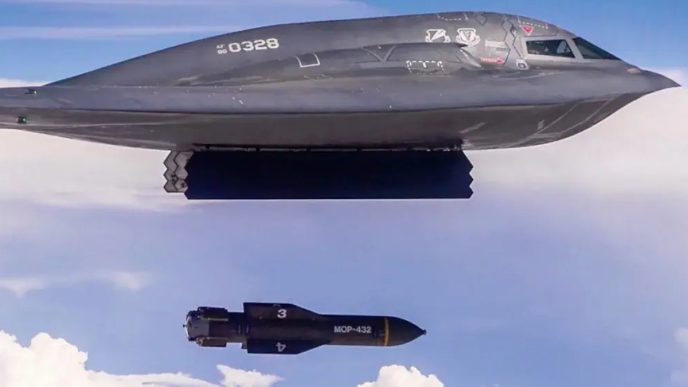 Lanzamiento de pruebas de una GBU-57 desde un B-2.