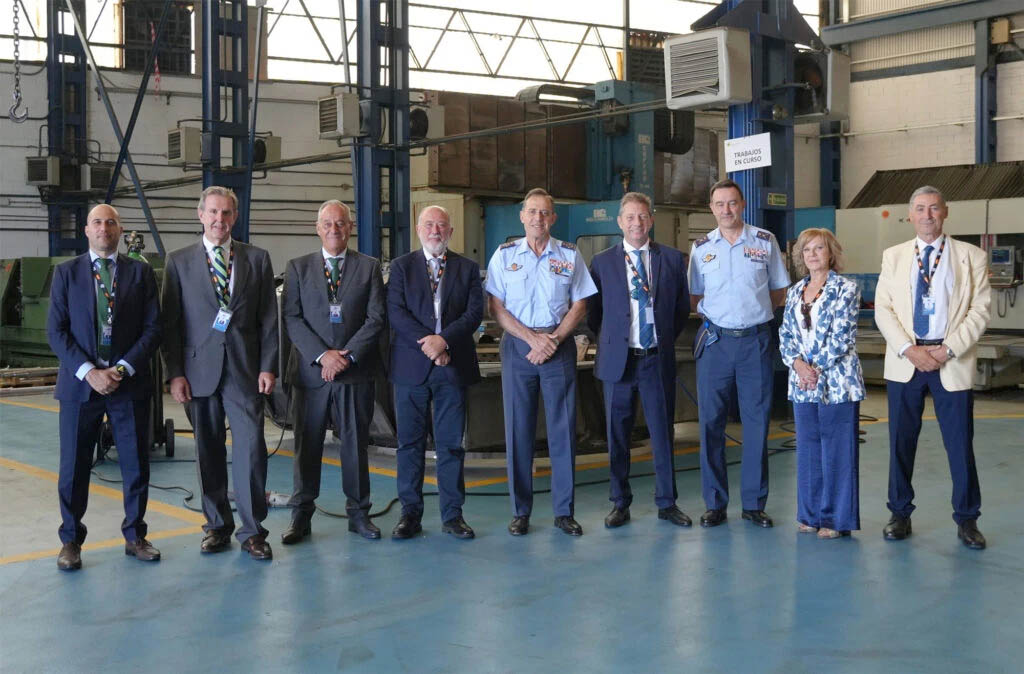 El JEMA con los directivos de ITE y ´´Omicron.