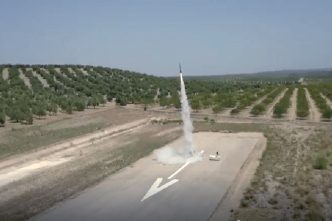 Lanzamiento del cohete sonda Rompetechos desde el Centro de Ensayos Atlas.