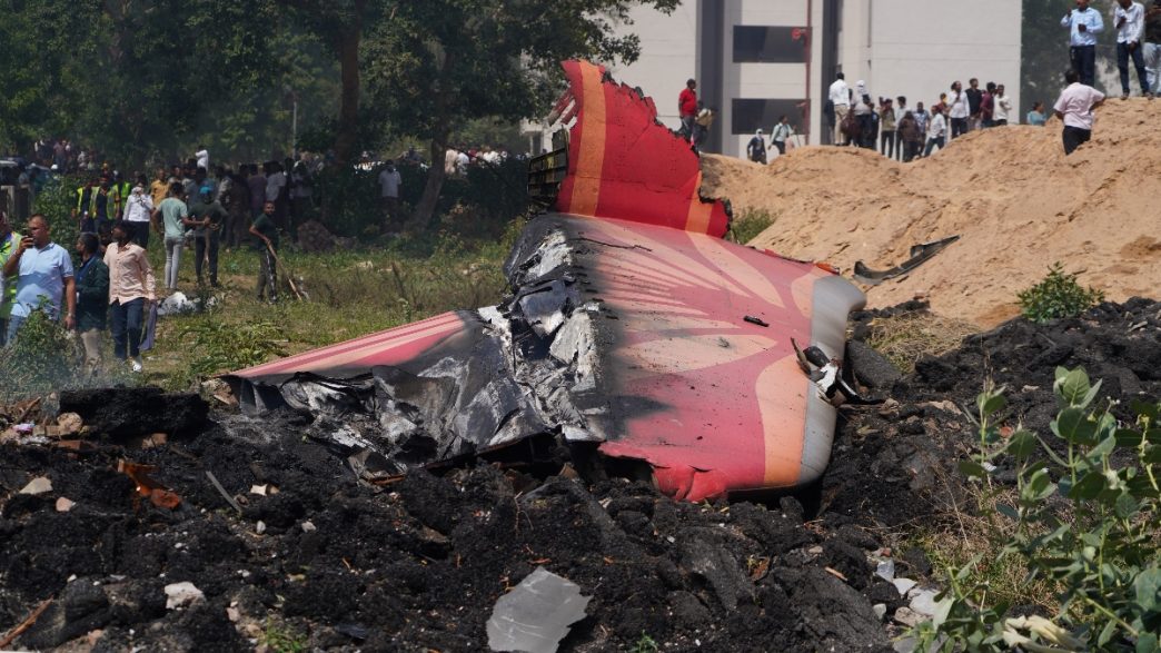 Estabilizador vertical del Boeing 787 de Air India tras el accidente.
