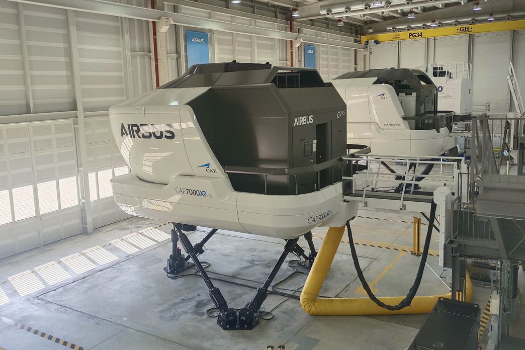 Simuladores de C295 y CN-235 en el centro de instrucción de Airbus Defence en Sevilla.