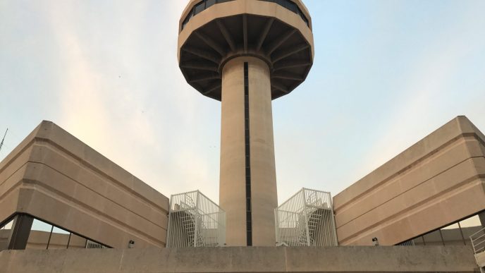 Centro de control y torre del aeropuerto de Palma de Mallorca.