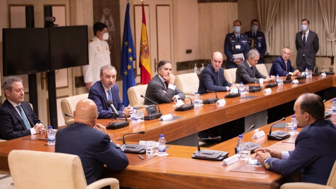 Firma del protocolo entre Defensa y la indutria española para el FCAS.