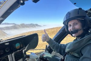 Samantha Cristoforetti durante su formación como piloto de helicóptero. Es piloto militar, y entre otros aviones voló el AMX.