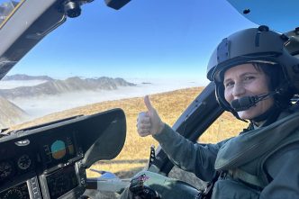 Samantha Cristoforetti durante su formación como piloto de helicóptero. Es piloto militar, y entre otros aviones voló el AMX.