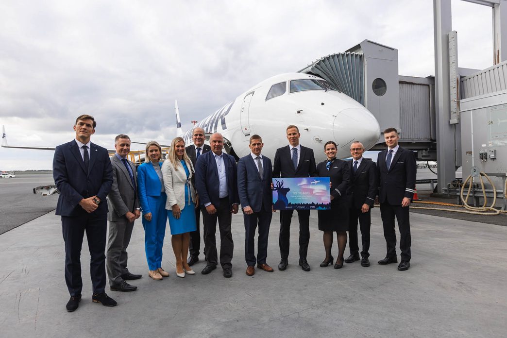 Celebración en Helsinki de los 20 años del primer vuelo comercial de un Embraer E-jet en Europa.