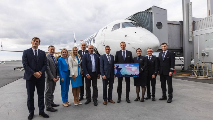 Celebración en Helsinki de los 20 años del primer vuelo comercial de un Embraer E-jet en Europa.