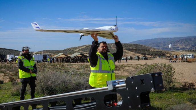 El ejercicio contó con la presencia de numerosas empresas españolas que llevaron sus dornes y sistemas anti drones.