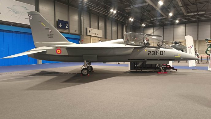 Maqueta del Hurjet presentada por Turkish Aerospace en la última edición de FEINDEF.