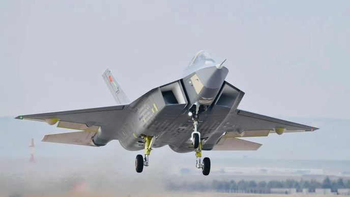 Primer vuelo del TAI Kaan P0.