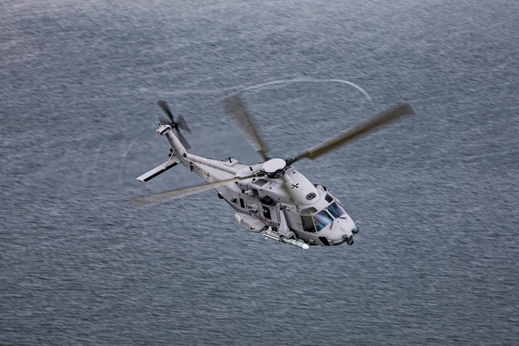 El primer NH90 Sea Tiger durante sus vuelos de prueba.