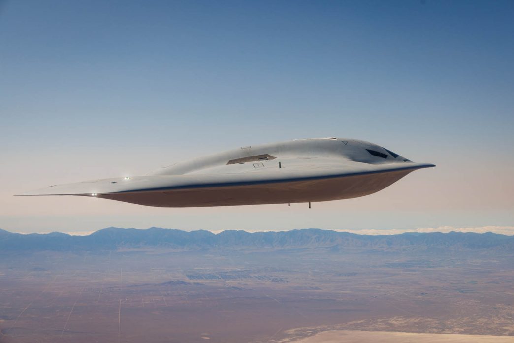El segundo Northrop Grumman B-21 en vuelo.