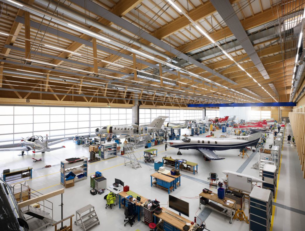 Factoría de Pilatus en Stans, muy cerca de la montaña de la que Pilatus toma su nombre.