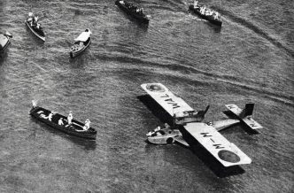 El Dornier Wall Plus Ultra en el Río de la Plata a su llegada a Buenos Aires.