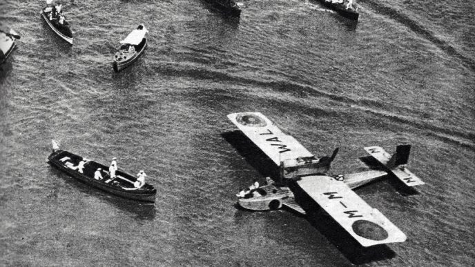 El Dornier Wall Plus Ultra en el Río de la Plata a su llegada a Buenos Aires.