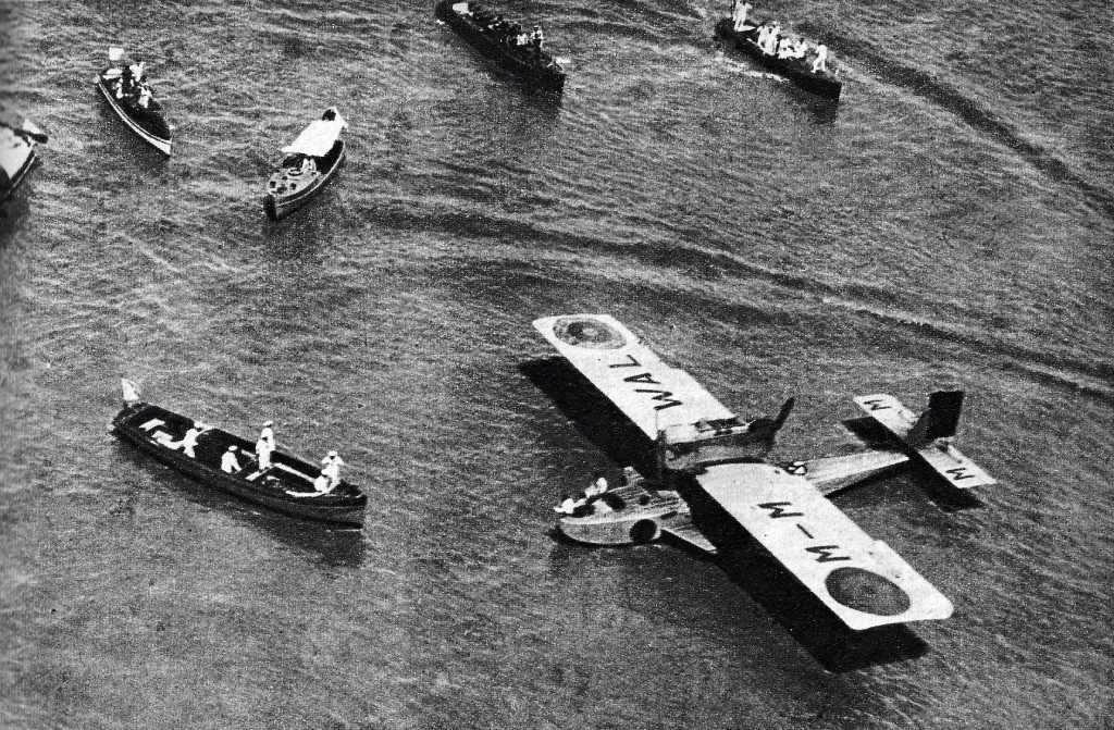 El Dornier Wall Plus Ultra en el Río de la Plata a su llegada a Buenos Aires.