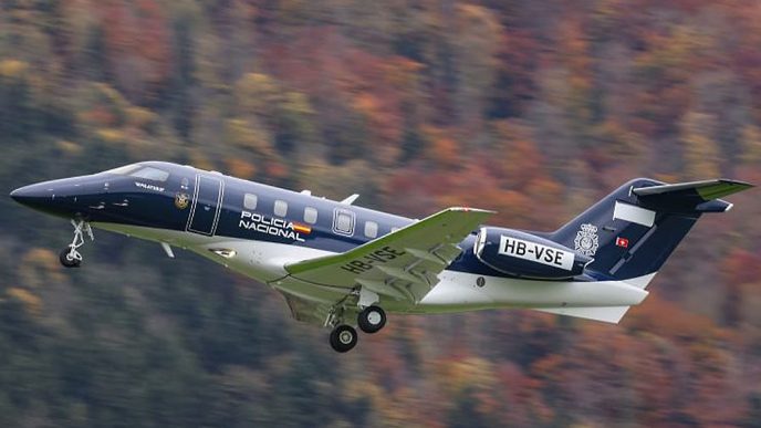 El Pilatus PC-24 de la Policía en uno de sus vuelos de prueba previos a su entrega.